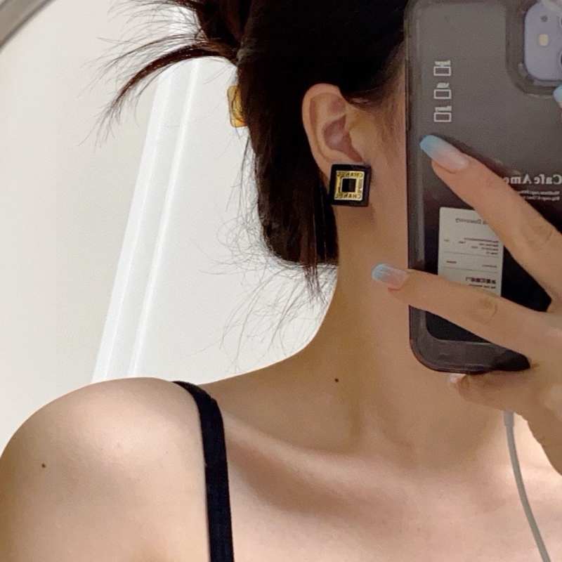 Ch**el earrings